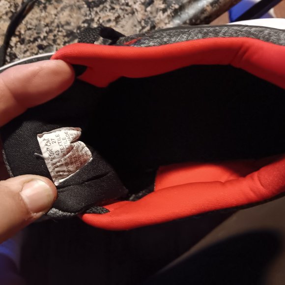 Running Shoes - Picture 2 of 5